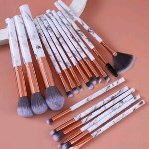 Makeup brushes